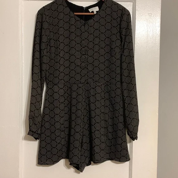 ✨ Anthropologie Honeycomb Printed Romper Sz S - Picture 3 of 11